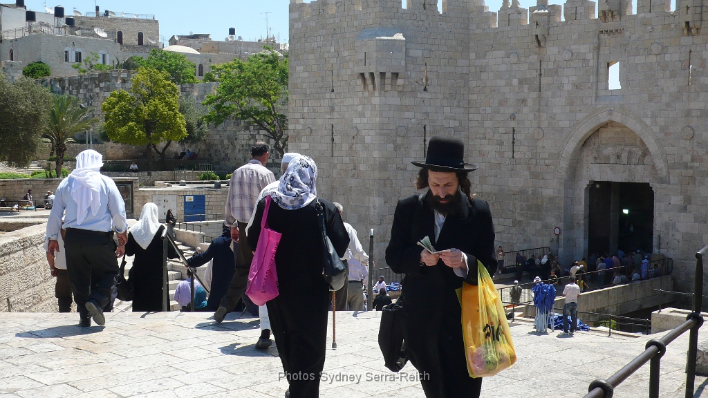 Jerusalem mai 2012  cote porte de Damas.JPG - Jérusalem. Côté porte de Damas. Mai 2012